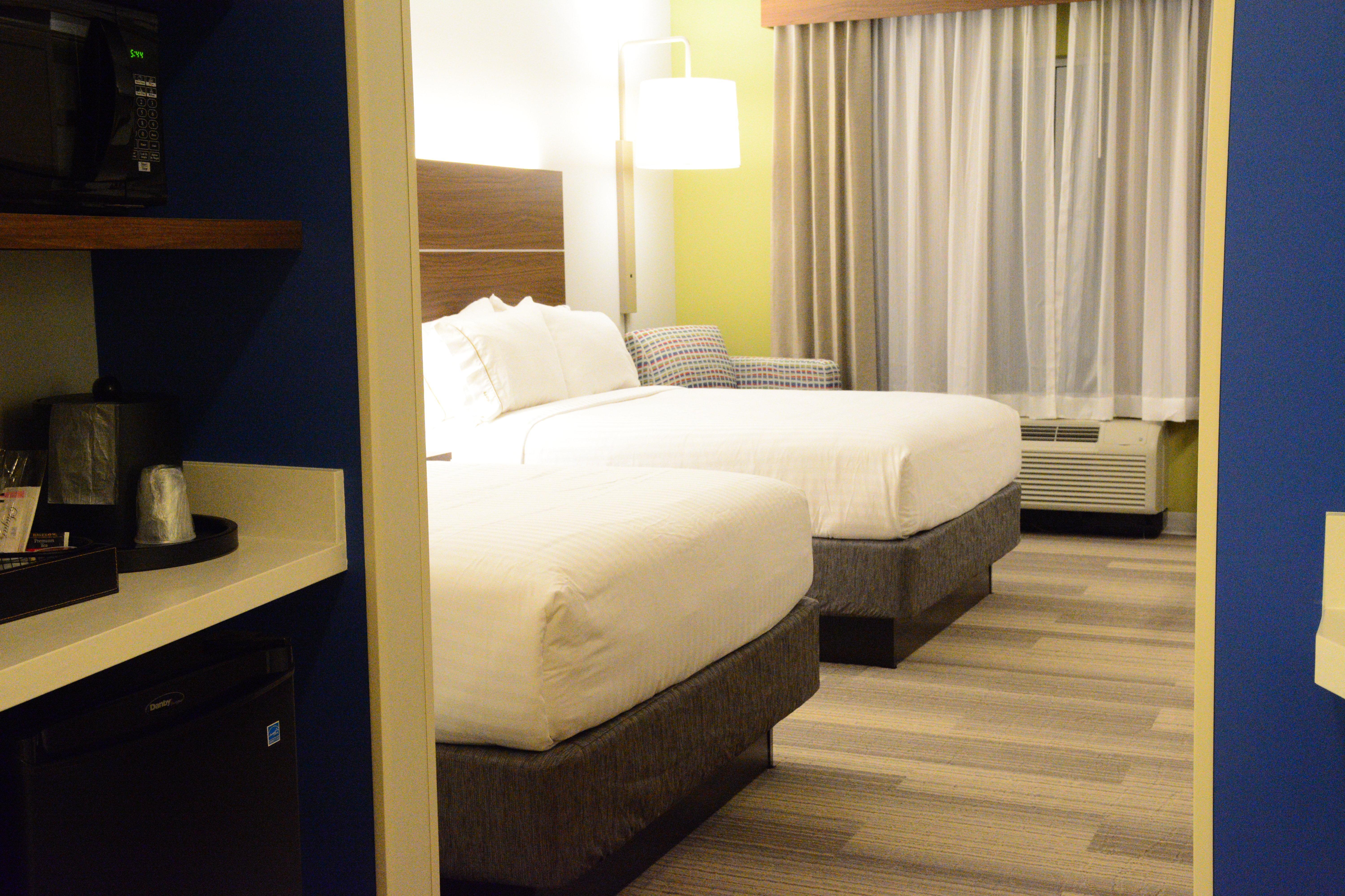 Holiday Inn Express & Suites Lexington Park California By Ihg Exterior photo