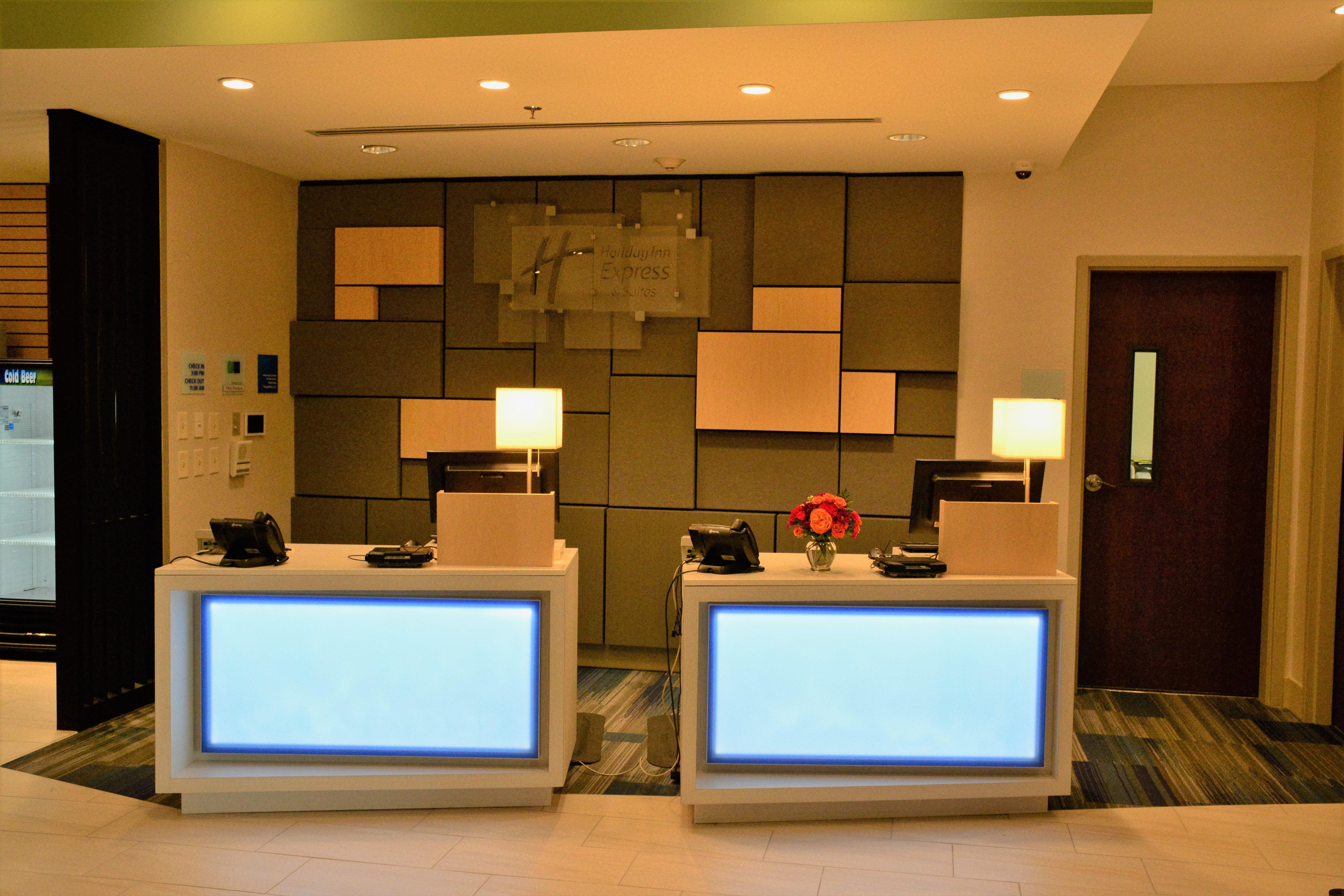 Holiday Inn Express & Suites Lexington Park California By Ihg Exterior photo