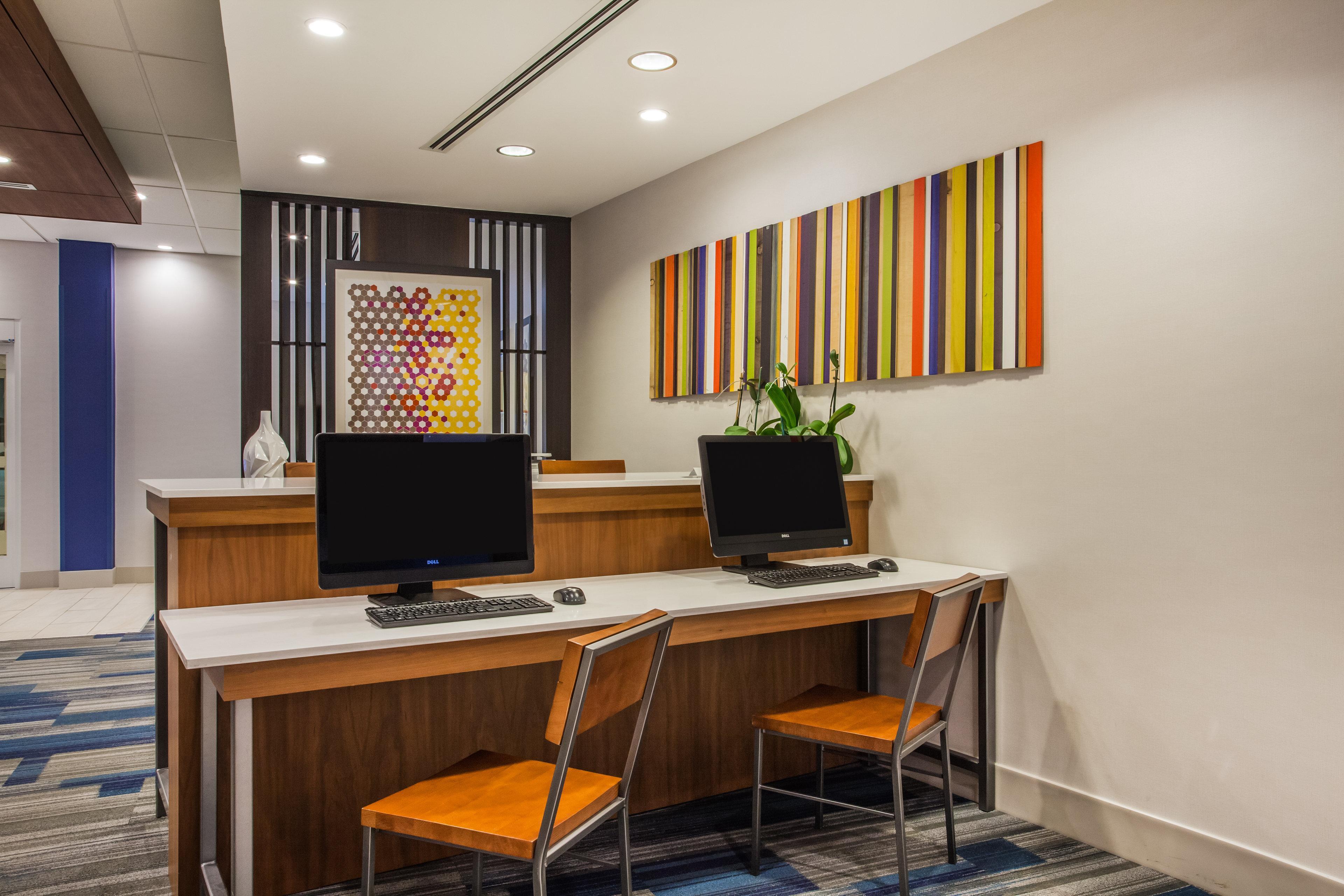 Holiday Inn Express & Suites Lexington Park California By Ihg Exterior photo