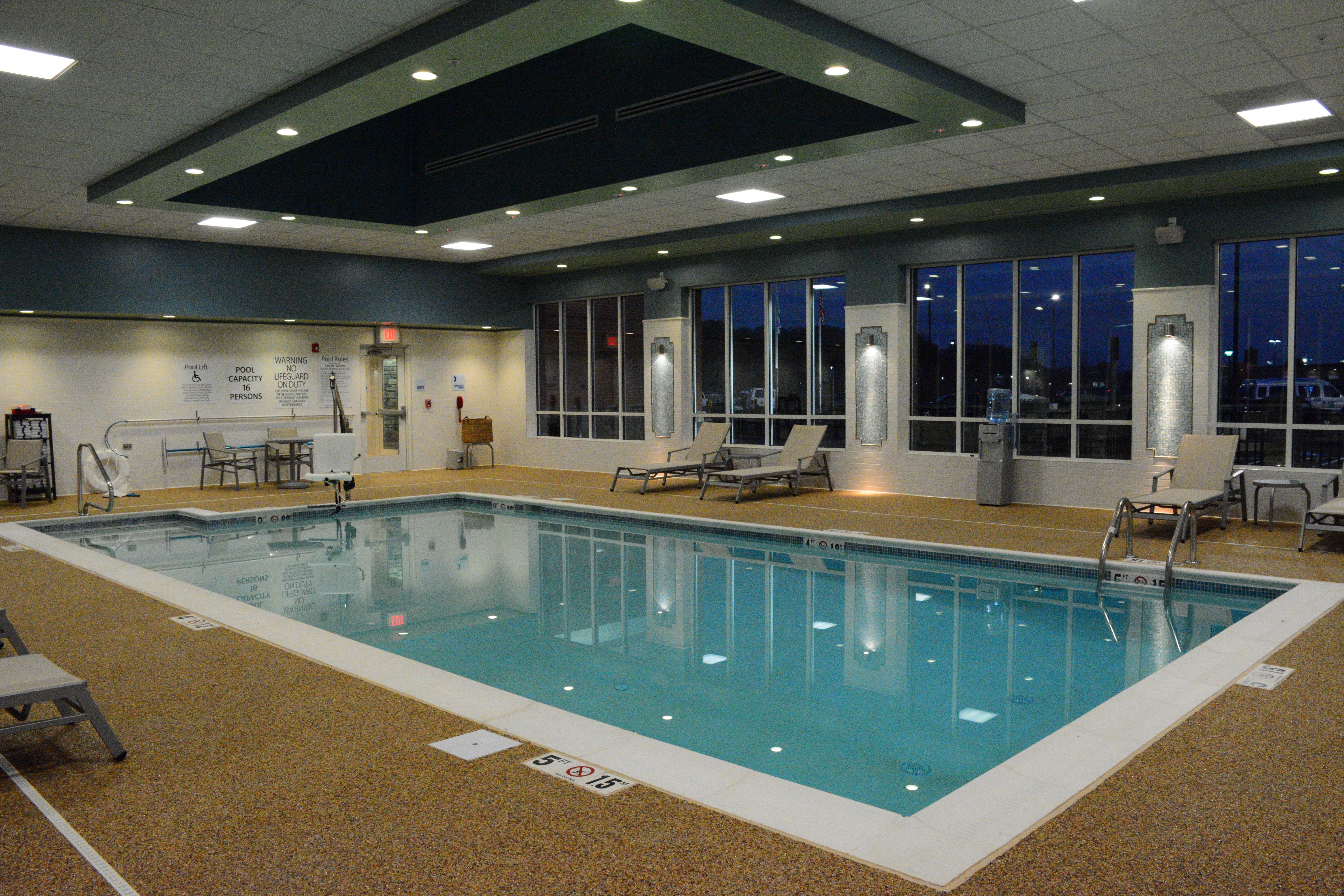 Holiday Inn Express & Suites Lexington Park California By Ihg Exterior photo