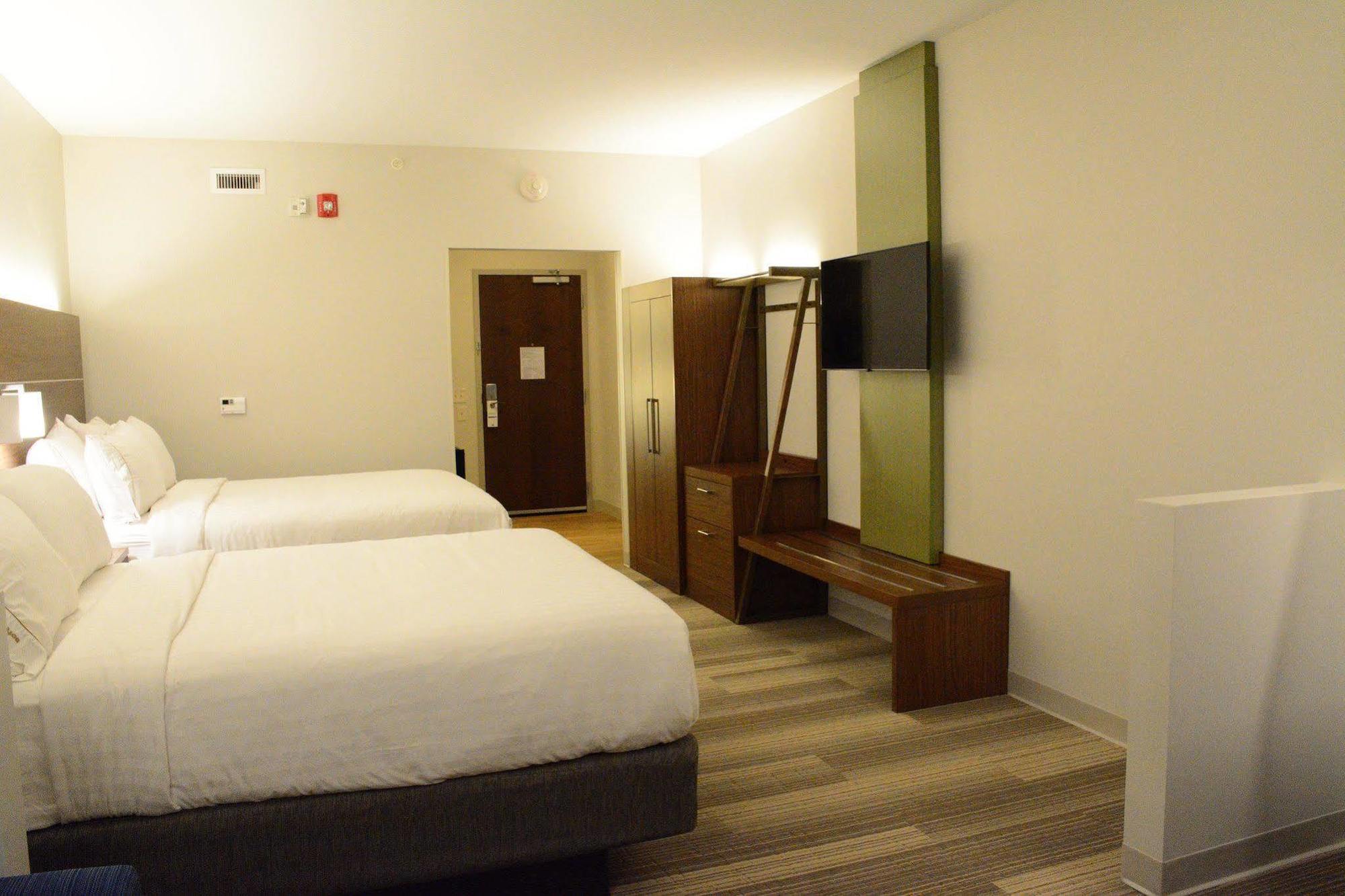 Holiday Inn Express & Suites Lexington Park California By Ihg Exterior photo