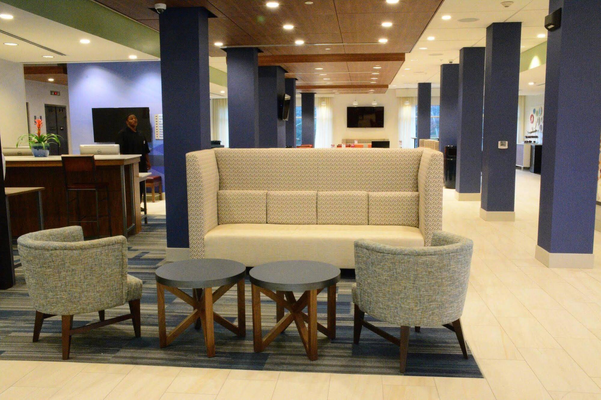 Holiday Inn Express & Suites Lexington Park California By Ihg Exterior photo
